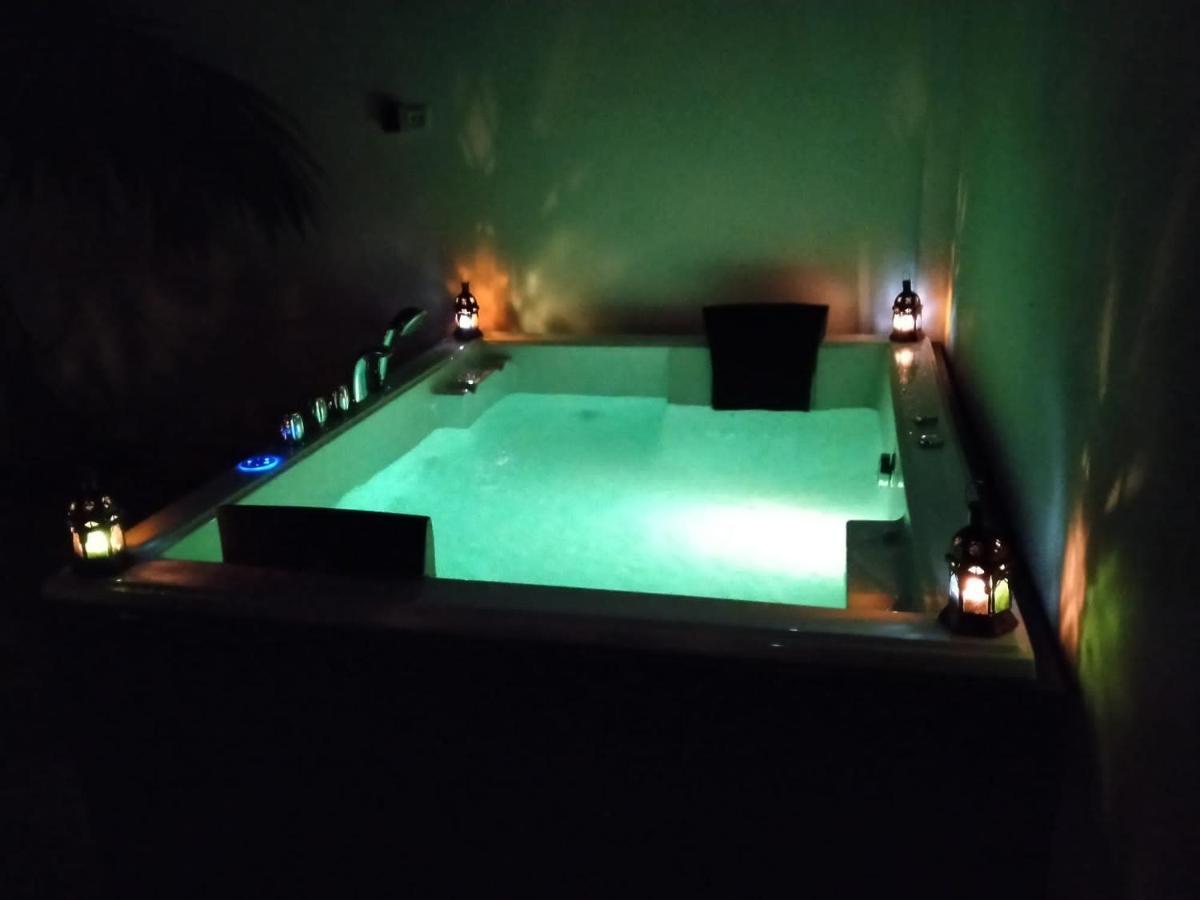 Villa Casa Blanca Luxury Spa Con Piscina Privada Y Jacuzzi Privado Chiclana de la Frontera Exterior photo
