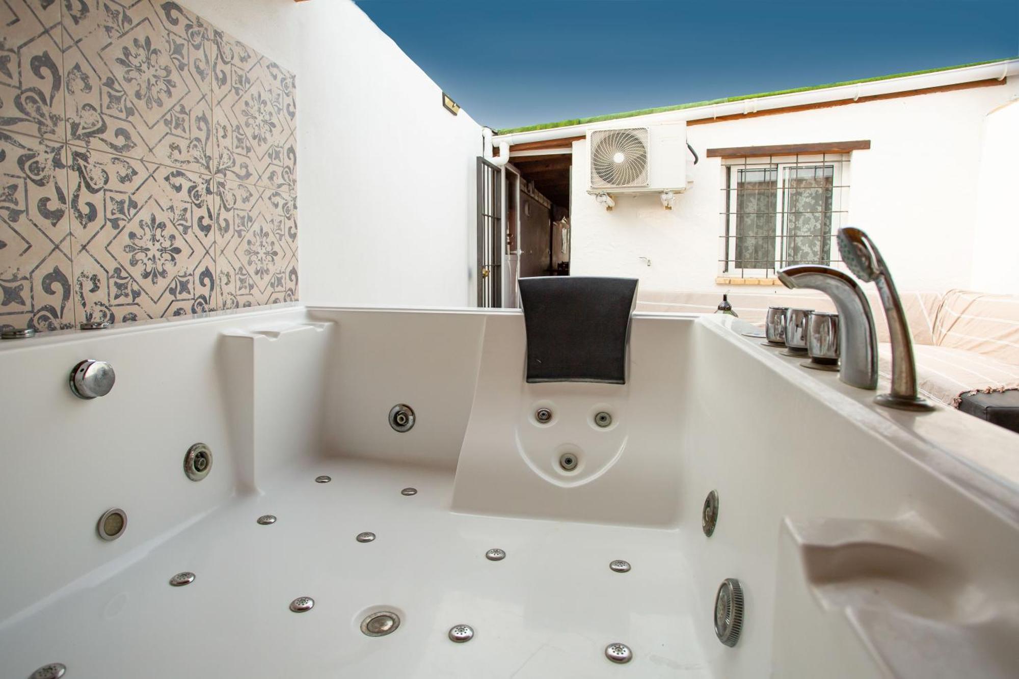 Villa Casa Blanca Luxury Spa Con Piscina Privada Y Jacuzzi Privado Chiclana de la Frontera Exterior photo